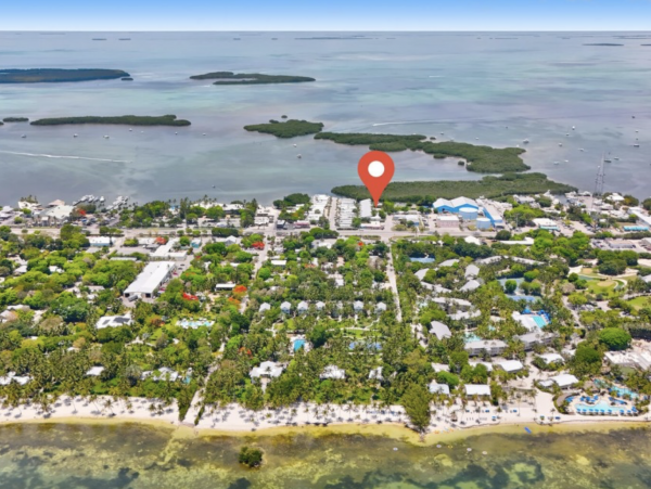 From Villa walk to shops, grocery store, restaurants and the parks!